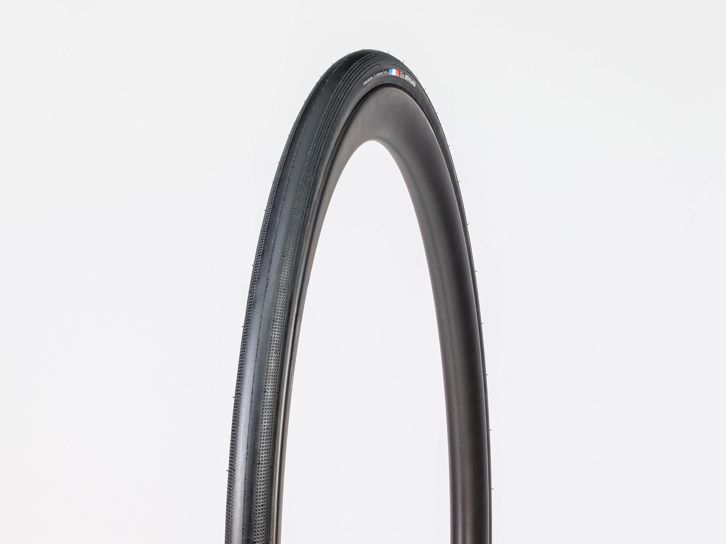 Bontrager R3 Hard-Case Lite 700x28c TLR Tire