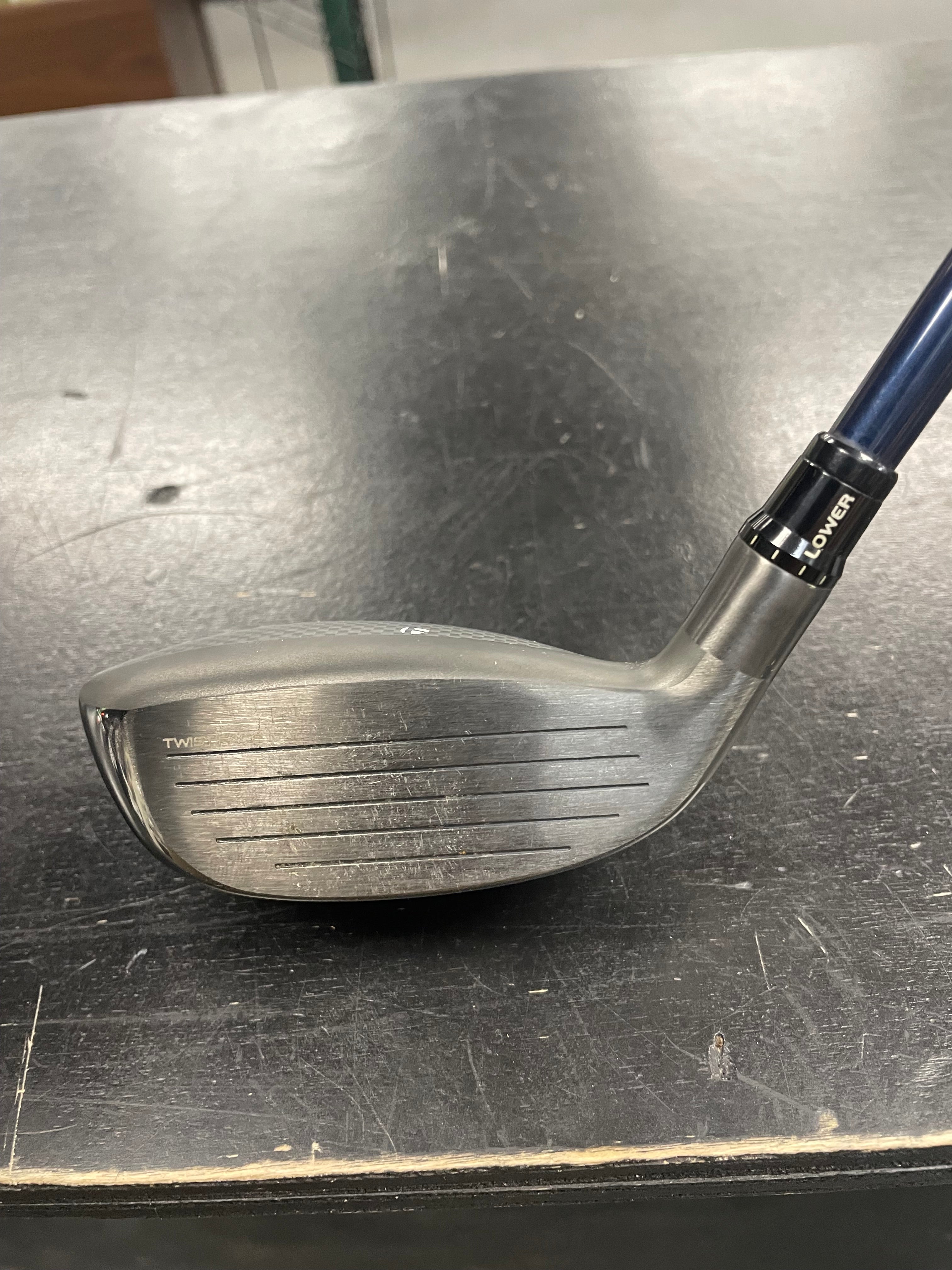 TaylorMade Qi35 Rescue Hybrid w/ Upcharge shaft(Used)