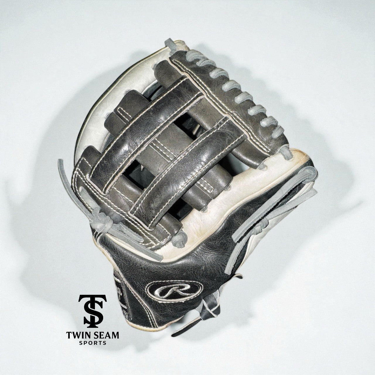 Rawlings Heart of the Hide PRO314-6BW – 11.5” Black/White - RHT