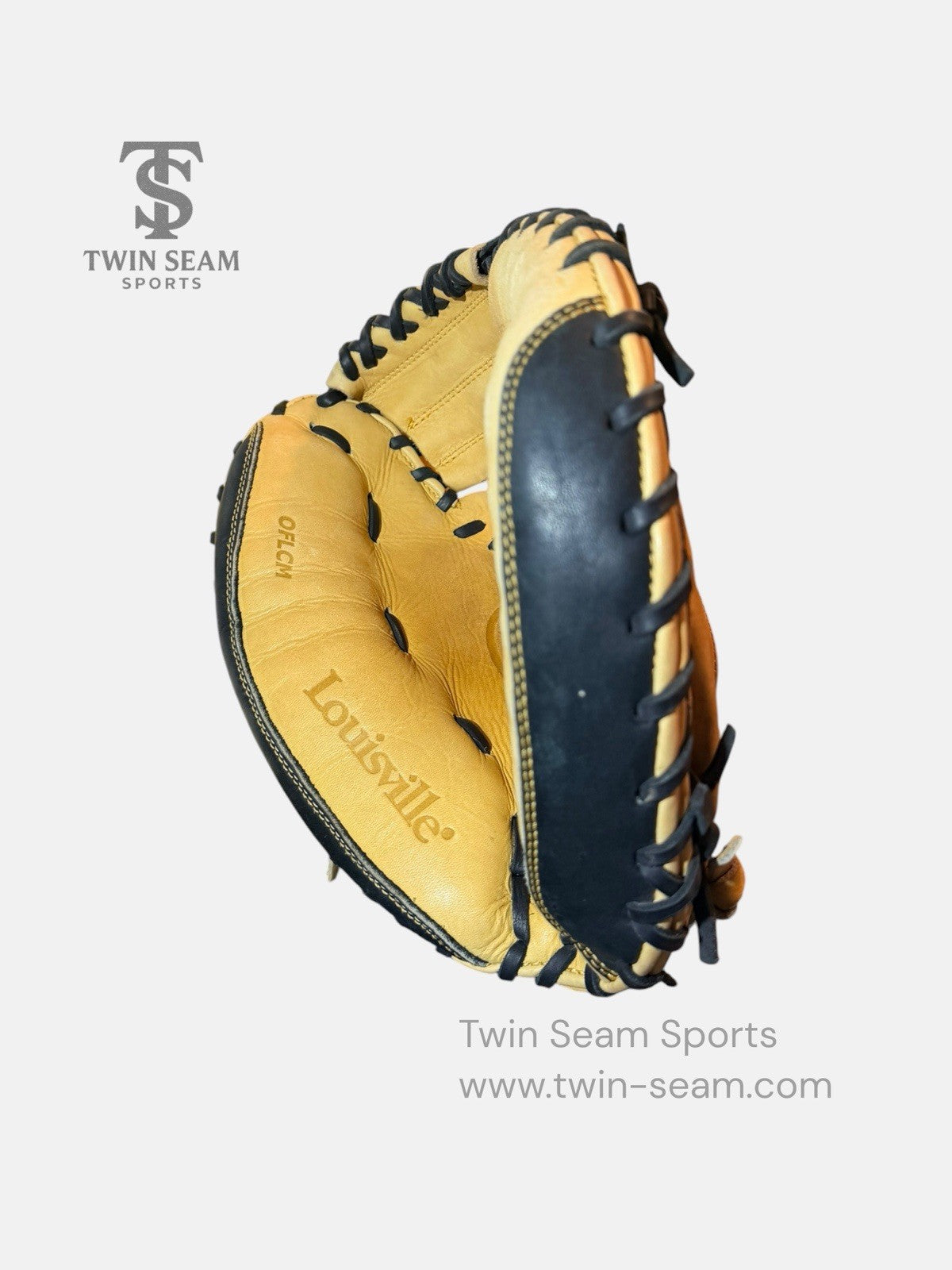 Louisville Slugger TPX Omaha Flare OFLCM Catcher’s Mitt RHT Tan Black Game Ready