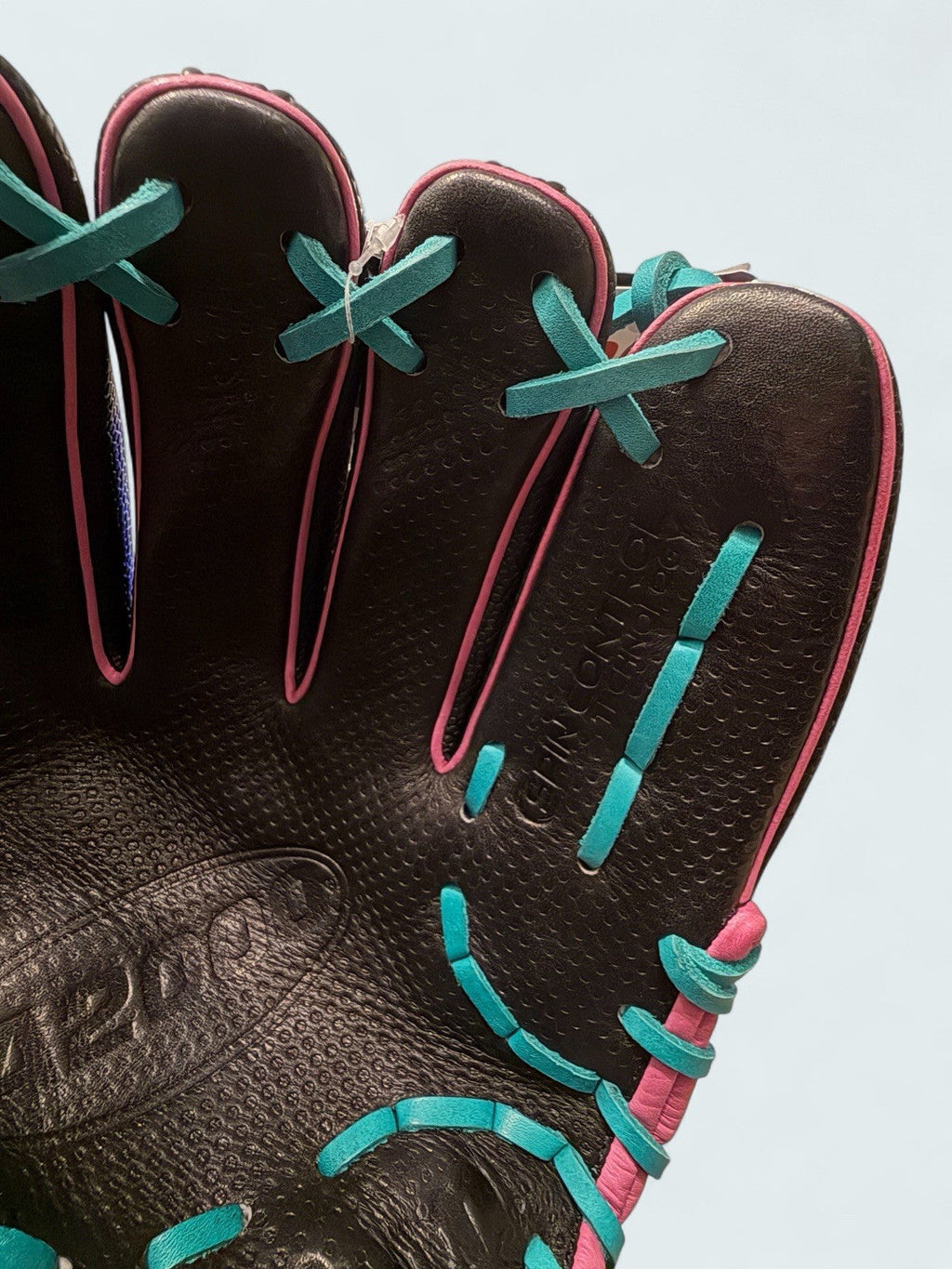 Wilson A2000 1786 Spin Control SuperSkin 11.5” Black Pink Teal RHT NWT