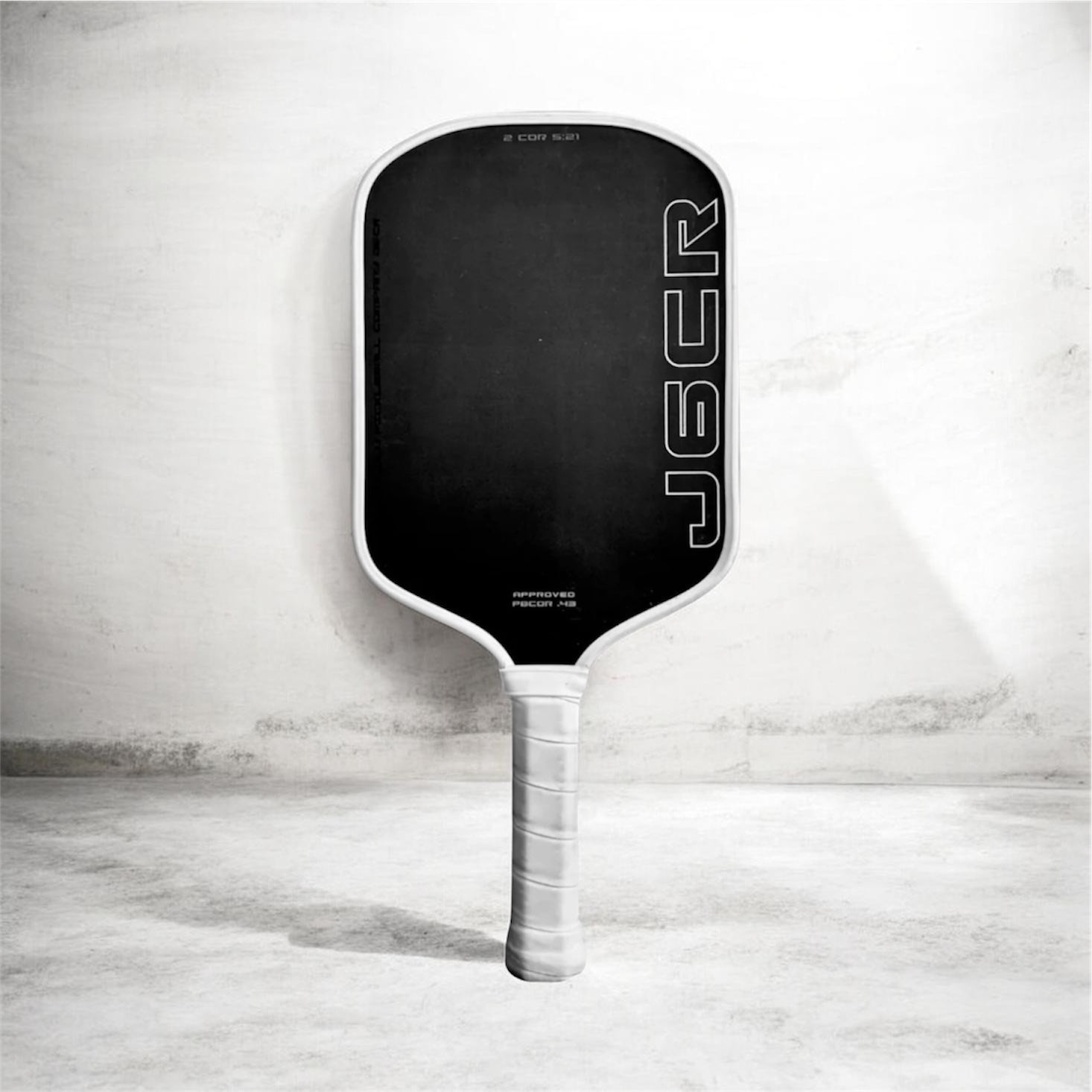 Honolulu J6CR White with CRYSTAL BLUE™ ENDURANCE SURFACE™Pickleball Paddle