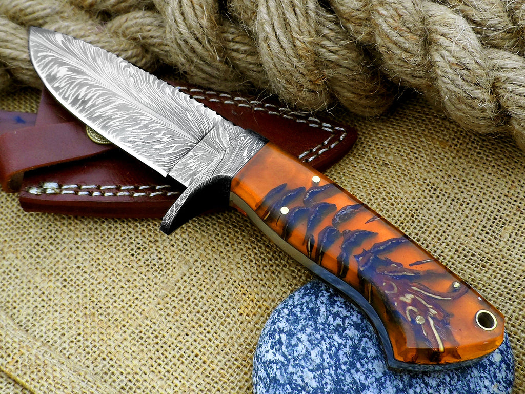 Best Deer Skinning Knife - Feather Damascus Pinecone Handle