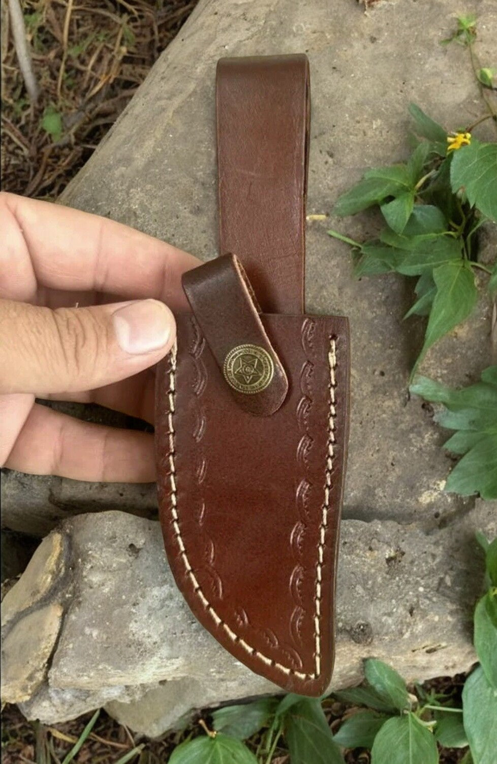 Custom Handmade Damascus Hunting Knife – Epoxy Resin Handle