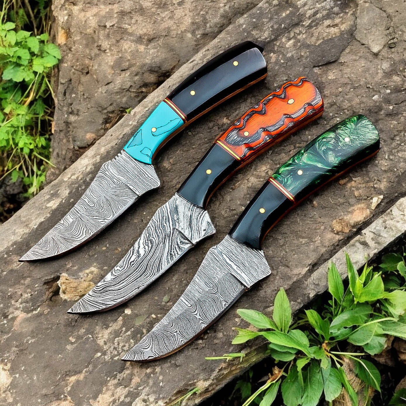 "TimberForge Damascus Hunting Knife – Premium Handmade Craftsmanship"