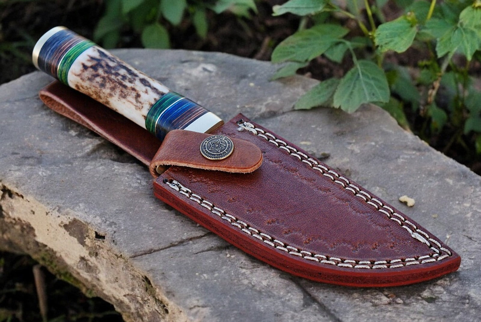 Custom Handmade Hunting Knife – Damascus Steel Blade